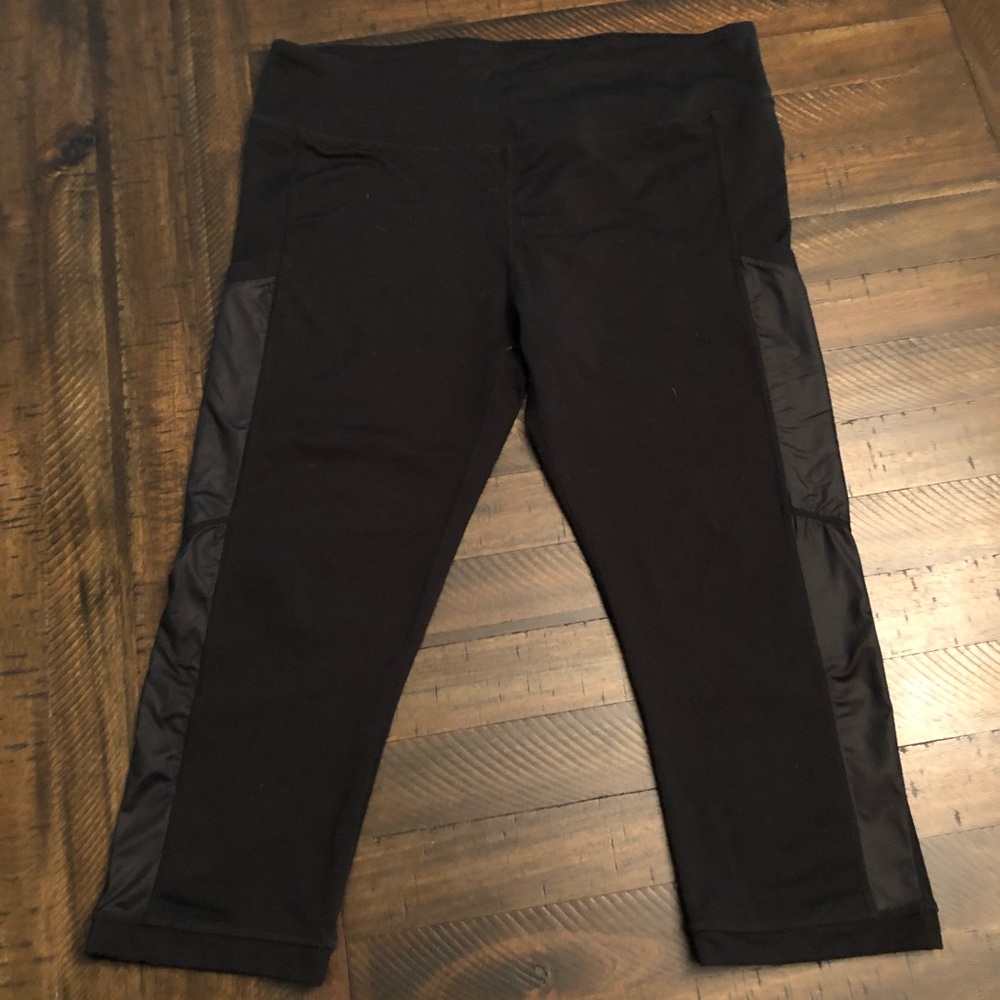 Fabletics Black Capri w/pocket